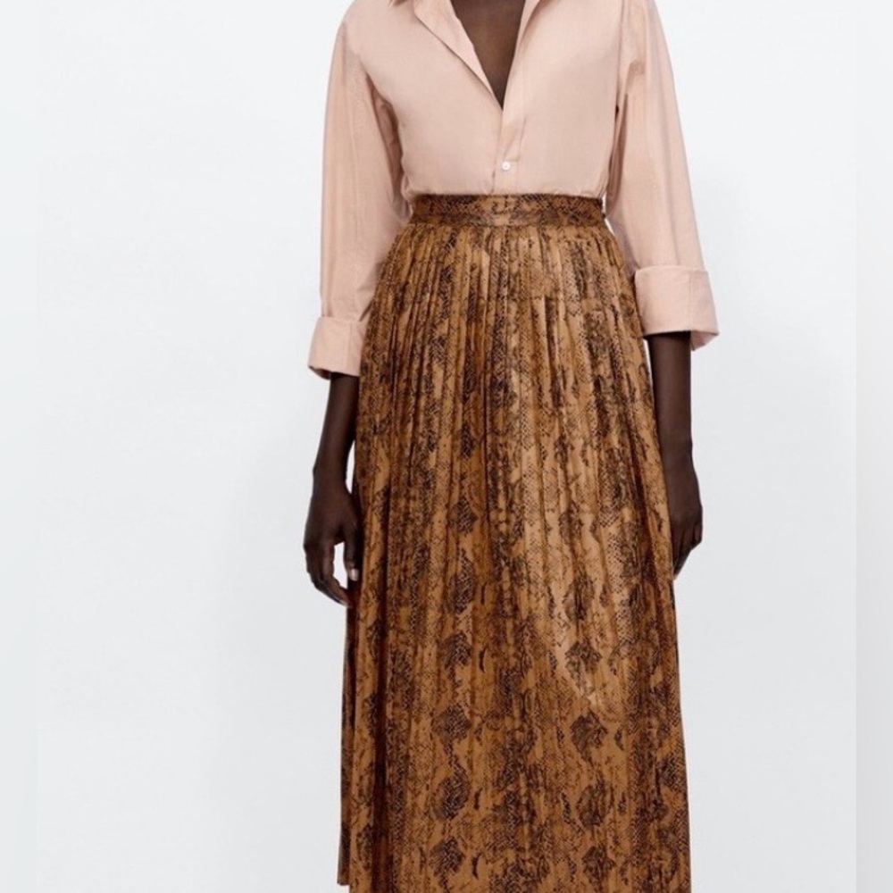 Zara new with tags Snakeskin Pleated maxi skirt